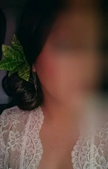 Anne, 35