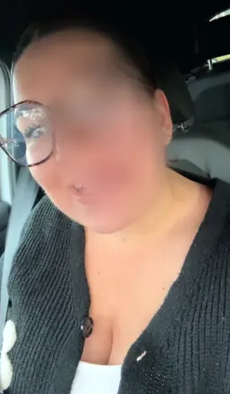 Astrid, 27