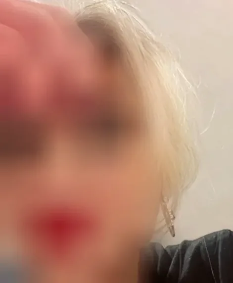 Bianca, 32
