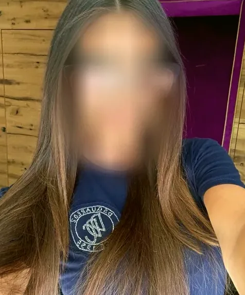 Clara, 38