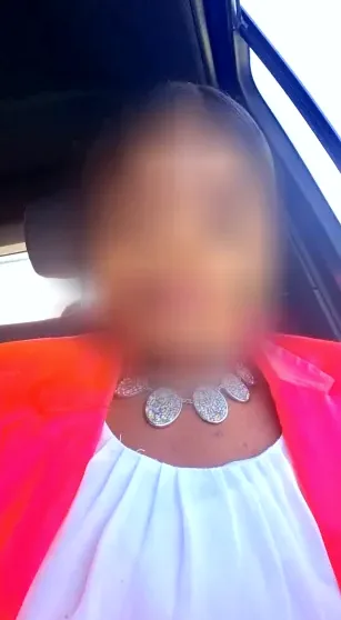 Ella, 40