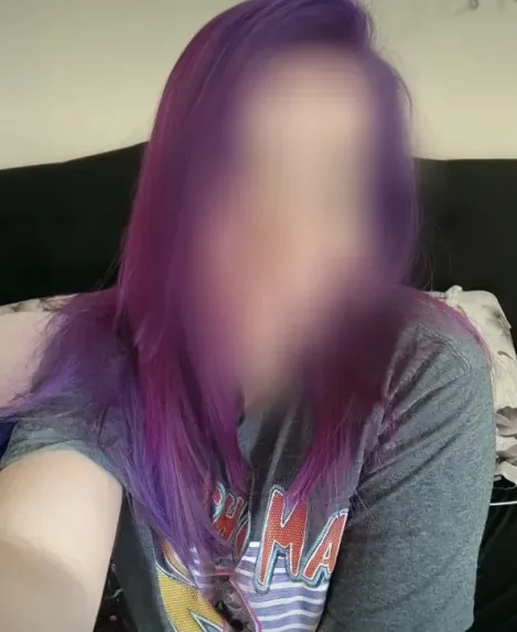 Ellen, 32