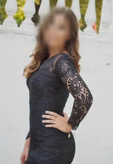 Emma, 28