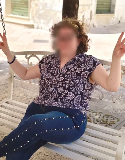 Esther, 27