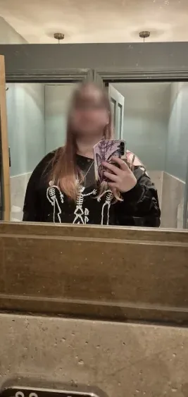 Kamilla, 21