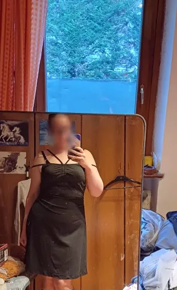 Marianne, 27